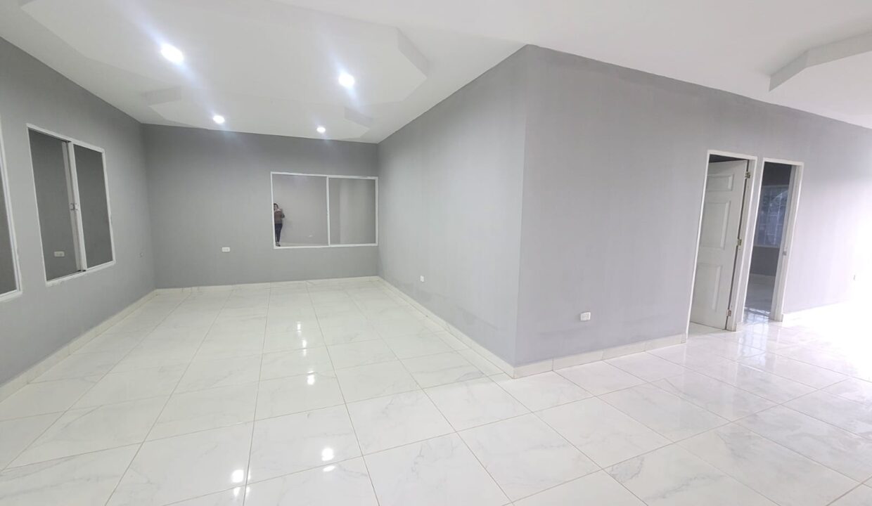 WhatsApp Image 2024-09-23 at 12.55.19 PM (4)