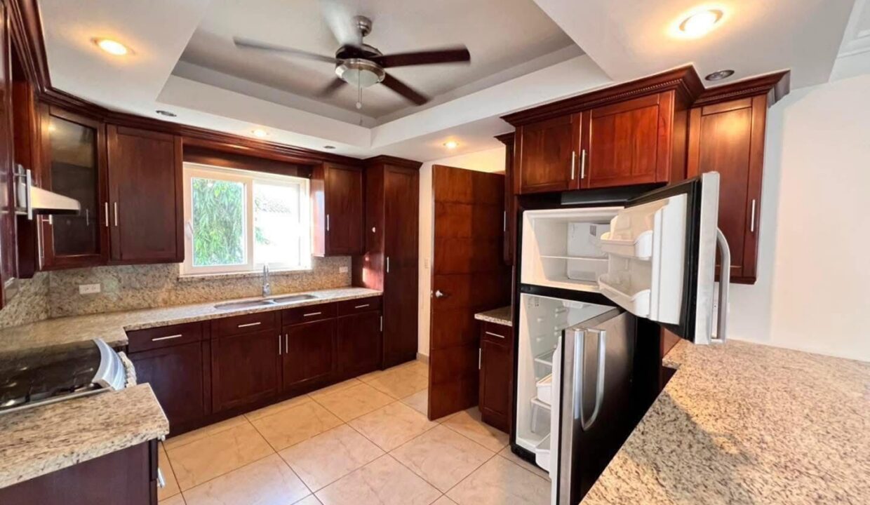 WhatsApp Image 2025-05-15 at 09.22.34_36bed1b5