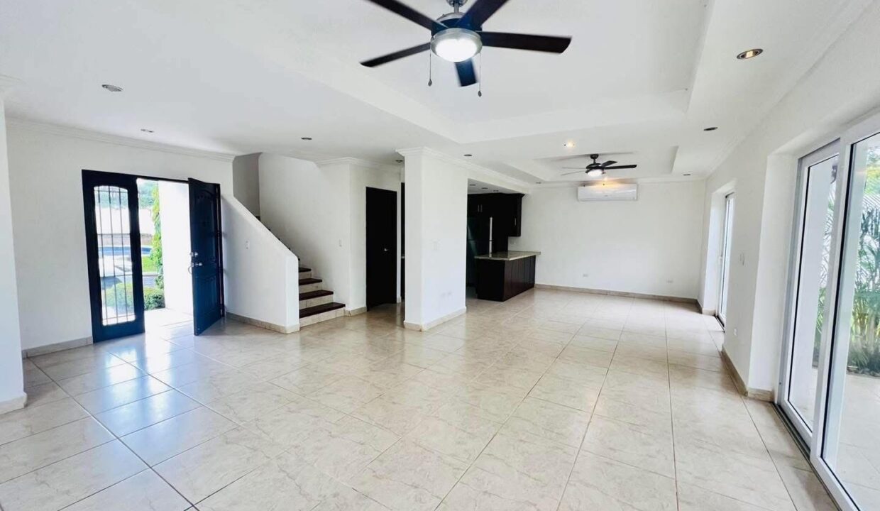 WhatsApp Image 2025-05-15 at 09.22.34_7343432c