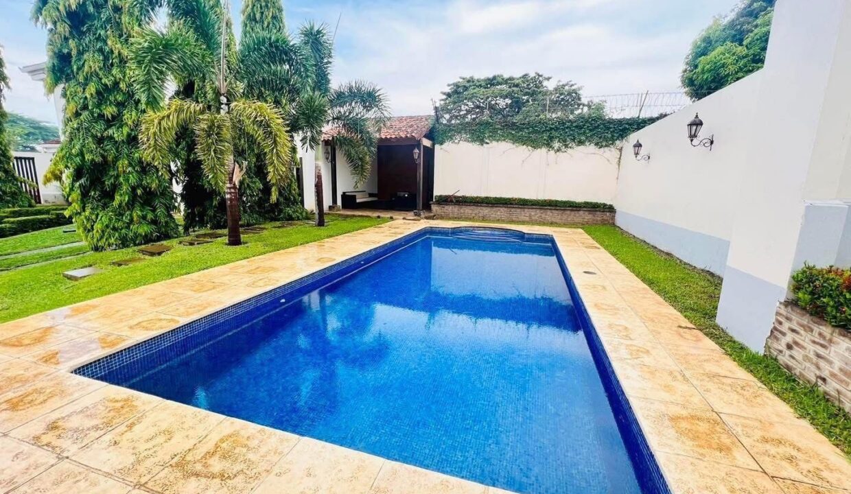 WhatsApp Image 2025-05-15 at 09.22.36_31511e6c